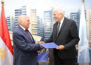 "نقابة المعلمين" توقع مذكرة تفاهم مع "المهن الزراعية" لاستصلاح ٣ آلاف فدان