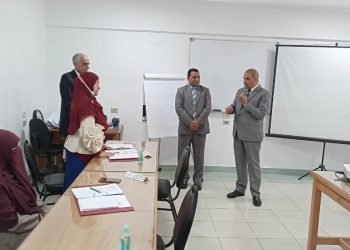 رئيس جامعة الأزهر يتفقد الدورة التدريبية للهيئة المعاونة في كليات البنات بمركز الأزهر للتدريب والتطوير