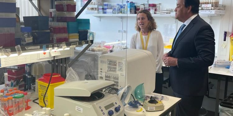 وزير التعليم العالي يزور عددًا من المراكز البحثية والعلمية البرتغالية