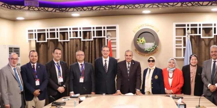 ﻿رئيس جامعة الأزهر يستقبل فريق ضمان الجودة لمراجعة تجديد اعتماد كلية الطب بالقاهرة