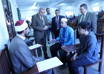 ﻿رئيس جامعة الأزهر يتفقد لجان الامتحانات الشفهية بكلية أصول الدين بالدراسة