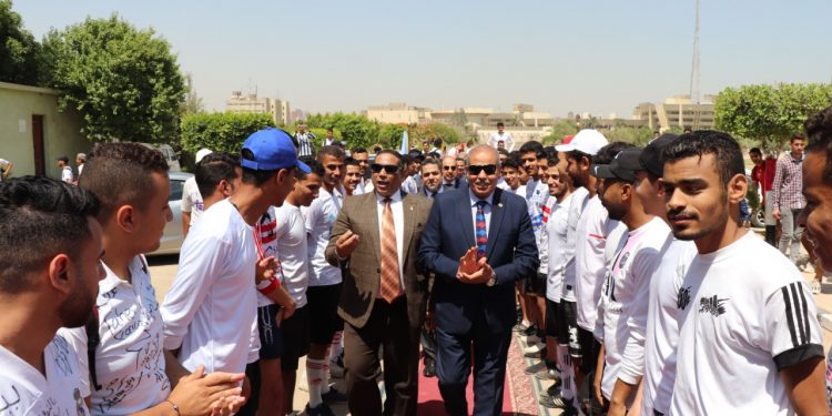 ﻿رئيس جامعة الأزهر يشيد بجهود طلاب من أجل مصر في دعم الأنشطة الطلابية