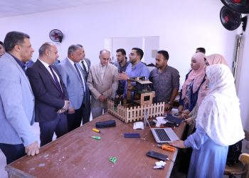 ﻿نائب رئيس جامعة الأزهر يتفقد معرض التطبيقات الهندسية