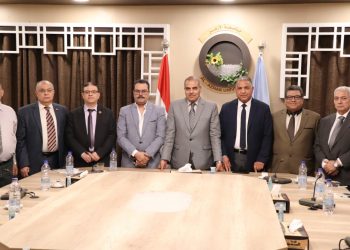 ﻿رئيس جامعة الأزهر يستقبل فريق الجودة لمراجعة تجديد اعتماد الدراسات الإسلامية والعربية