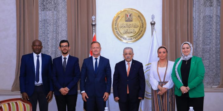 «شوقي» يبحث ترتيبات تنظيم بطولة العالم لكرة اليد 2023