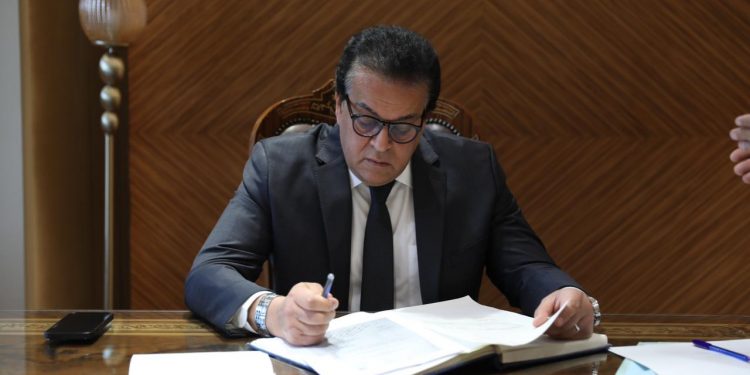 وزير التعليم العالي يباشر مهام عمله من المقر الجديد بالعاصمة الإدارية