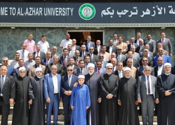 ﻿مجلس جامعة الأزهر يهنئ طلاب كلية الهندسة لفوزهم بجائرة التميز الأمريكية