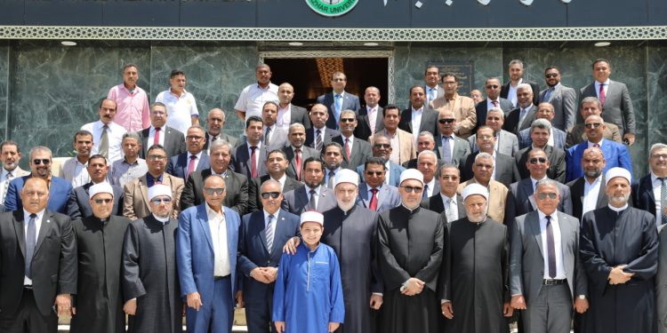 ﻿مجلس جامعة الأزهر يهنئ طلاب كلية الهندسة لفوزهم بجائرة التميز الأمريكية