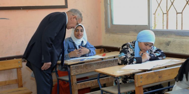 الدبلومات الفنية 2022.. «التعليم»: الطلاب أدوا الامتحانات في 14 مادة