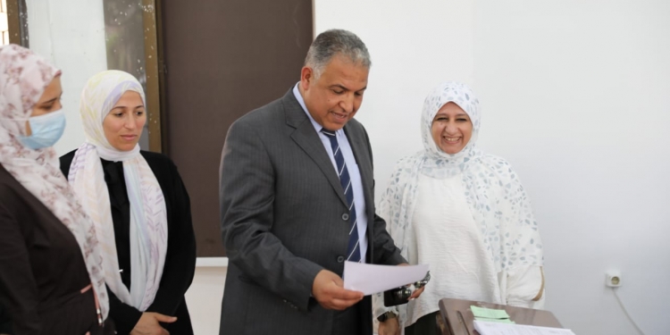 نائب رئيس جامعة الأزهر يتفقد لجان امتحانات طب الأسنان بنات