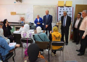 رئيس جامعة العريش يتفقد سير العمل بالكليات