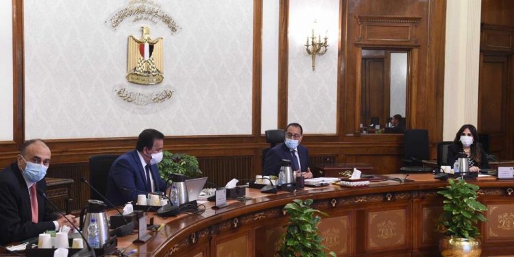 الوزراء يستعرض سبل جذب الاستثمارات ومشاركة القطاع الخاص في قطاعي التعليم والصحة