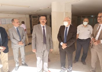 نائب رئيس جامعة حلوان يتفقد اللجان الامتحانية