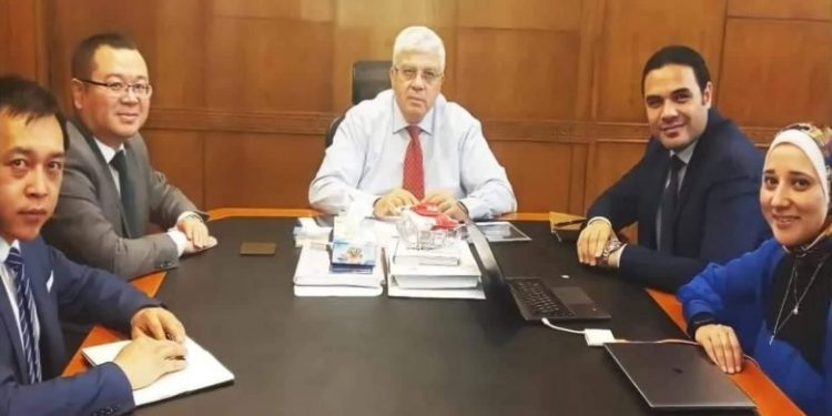 نائب وزير التعليم العالي يبحث آليات التعاون مع وفد من شركة «هواوي» العالمية