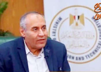 «عايزين الوزير».. تظاهرات أولياء أمور وطلاب الثانوية العامة أمام مقر التظلمات