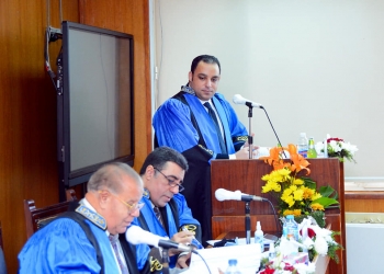 أفضل الموت على أن أظلم أحد.. رسالة دكتور جامعي للطلاب بعد صعوبة الامتحان