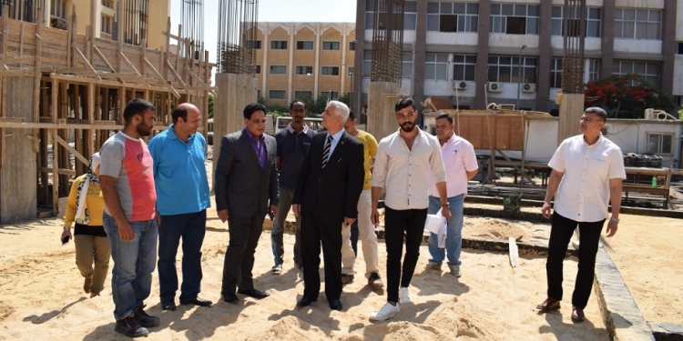 رئيس جامعة المنوفية يتفقد أعمال الإنشاءات بـ«التربية النوعية»