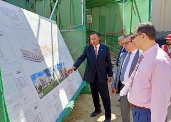 وفد من جامعة نورث كارولاينا الأمريكية يزور «هندسة منسوجات المنصورة الجديدة»