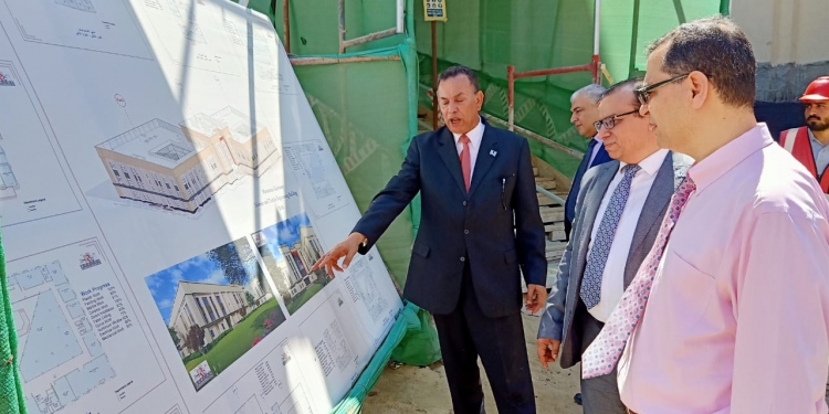 وفد من جامعة نورث كارولاينا الأمريكية يزور «هندسة منسوجات المنصورة الجديدة»