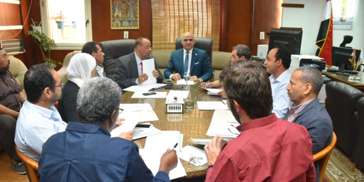جامعة الأقصر تناقش الاستعدادا للعام الجامعي الجديد