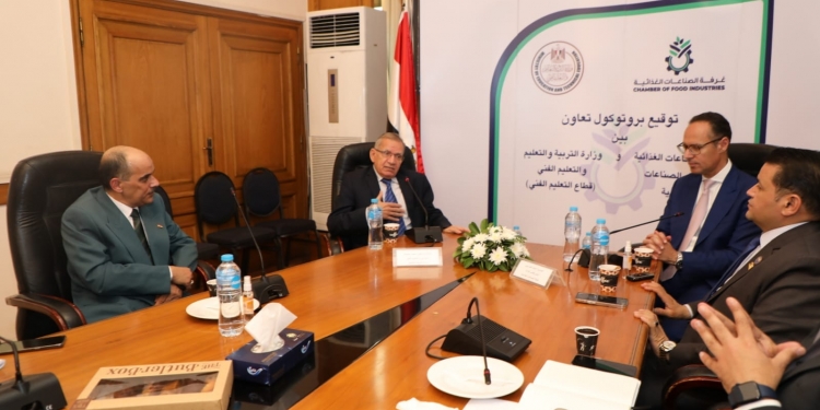 التعليم: برامج فنية جديدة بمجالات الصناعات الغذائية والإنتاج الزراعي