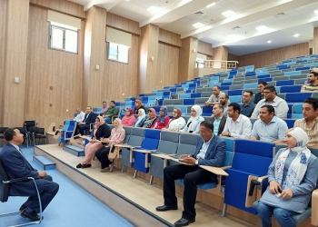 رئيس جامعة المنصورة الجديدة يلتقي بالجهاز الإداري استعدادا لامتحانات الفصل الدراسي الثاني