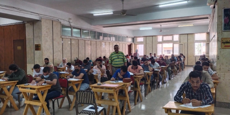 انطلاق امتحانات الفصل الدراسى الثانى بجامعة الزقازيق