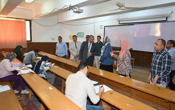 انتظام الامتحانات بكليات جامعة الفيوم