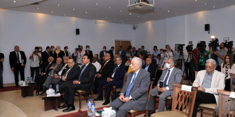 طارق شوقي: اتخذنا عدة إجراءات لمواكبة المعلمين للطرق الحديثة للتدريس في العالم
