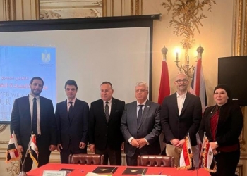 التعليم العالي تبحث إنشاء فرع لجامعة كوين مارجريت بالعاصمة الإدارية الجديدة