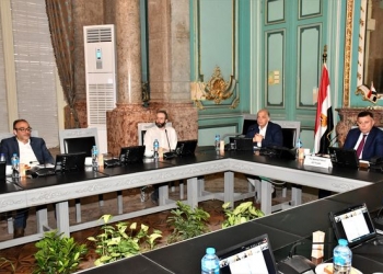 رئيس جامعة عين شمس يناقش التعاون الأكاديمي مع مستشفى مايو كلينك بأمريكا