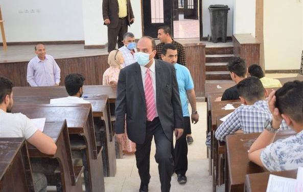 رئيس جامعة العريش يتابع امتحانات «التخلفات»