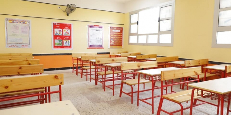 بعدد 4 أدوار وسعة 16 فصل.. محافظ دمياط تفتتح مدرسة كرم ورزوق الابتدائية