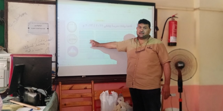 تعليم بدمياط: إعداد قاعدة بيانات إلكترونية على أرض الواقع للعجز والزيادة بالمدارس