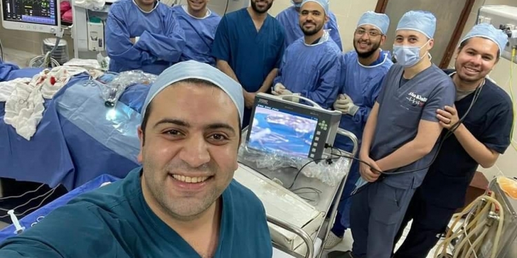 مستشفيات جامعة بني سويف تجري العملية ال 100 لإزالة ورم من الغدة النخامية 