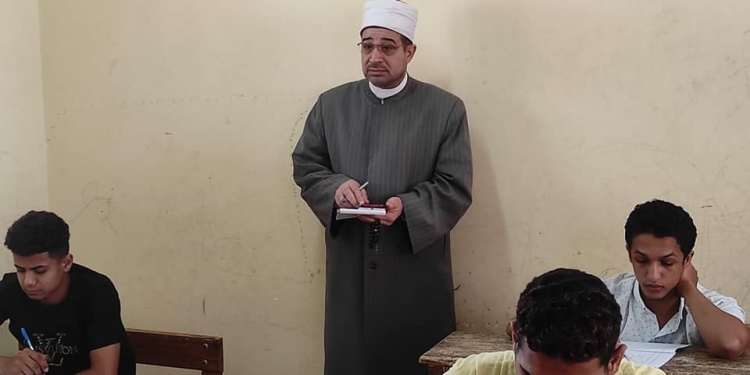 رئيس الإدارة المركزية للامتحانات يتفقد لجان امتحانات الثانوية الأزهرية 2022 بالبحيرة