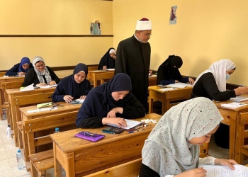 رئيسُ قطاع المعاهد يتفقدُ لجانَ الثانوية الأزهرية 2022 بمنطقة الجيزة