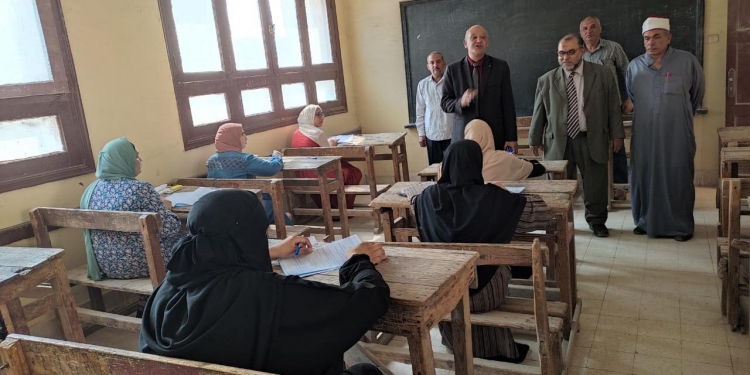 المشرف العام على امتحانات الثانوية الأزهرية 2022 بالشرقية : انتظام وهدوء يسود الامتحانات ولا يوجد شكاوي