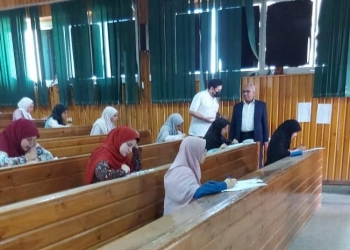 عميد كلية طب الأزهر بأسيوط: الهدوء يسود لجان الامتحانات بالكلية