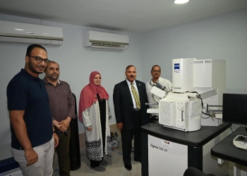 ميكروسكوب إلكتروني ماسح ومحطة لرصد جودة الهواء بـ« علوم الفيوم»