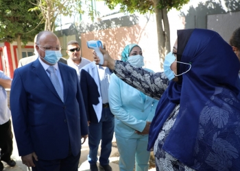 محافظ القاهرة يتفقد لجان امتحانات الثانوية العامة بالبساتين
