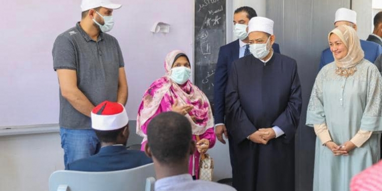 شيخ الأزهر يتفقد امتحانات ثانوية البعوث ويطمئن على سير الامتحانات