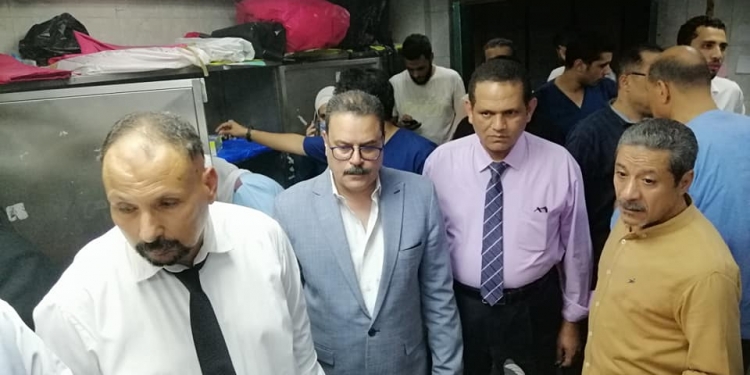 رئيس جامعة الأزهر يحث الطلاب على استخدام سلالم المشاة في محيط الجامعة  حفاظًا على أرواحهم