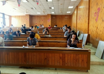 رئيس جامعة المنيا: التزام بمواصفات الورقة الامتحانية.. ومنع «المحمول»