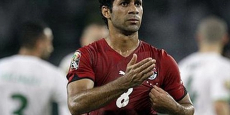 ابنة حسني عبد ربه: لا ينفق على أسرته منذ عام وضربني عشان 200 جنيه