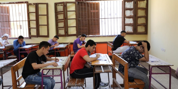 بدء امتحان اللغة العربية للثانوية العامة الدور الثاني 2022