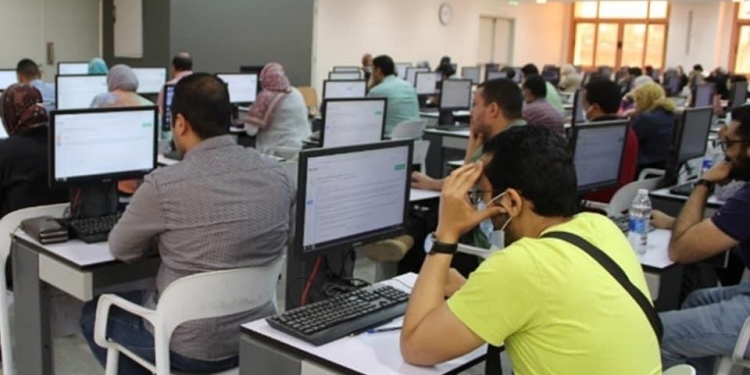 الجامعات تنجح في عقد الاختبارات الإلكترونية بـ117 كلية