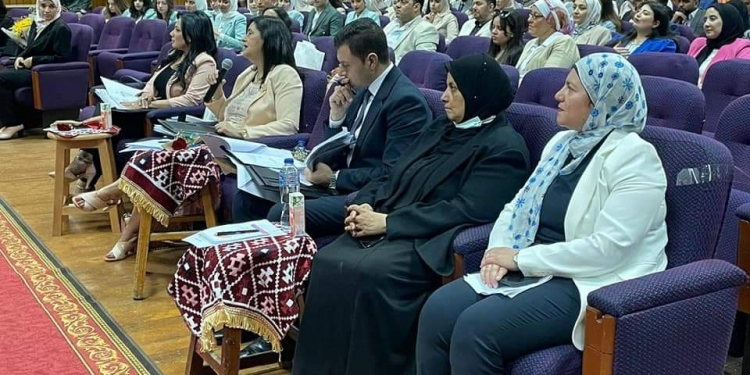 نخبة من الإعلاميين والأكاديميين تناقش مشروعات تخرج طلاب قسم الإذاعة والتليفزيون بإعلام ٦ أكتوبر