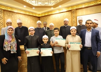 رئيس قطاع المعاهد الأزهرية يكرم القائمين على مسابقة شيخ الأزهر لحفظ القرآن الكريم