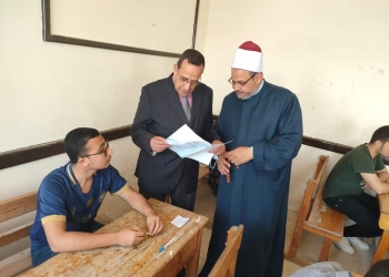 ﻿محافظ شمال سيناء يتفقد امتحانات الثانوية الأزهرية 2022